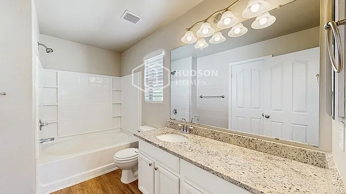 4018 W Irwin Ave — Photo 17