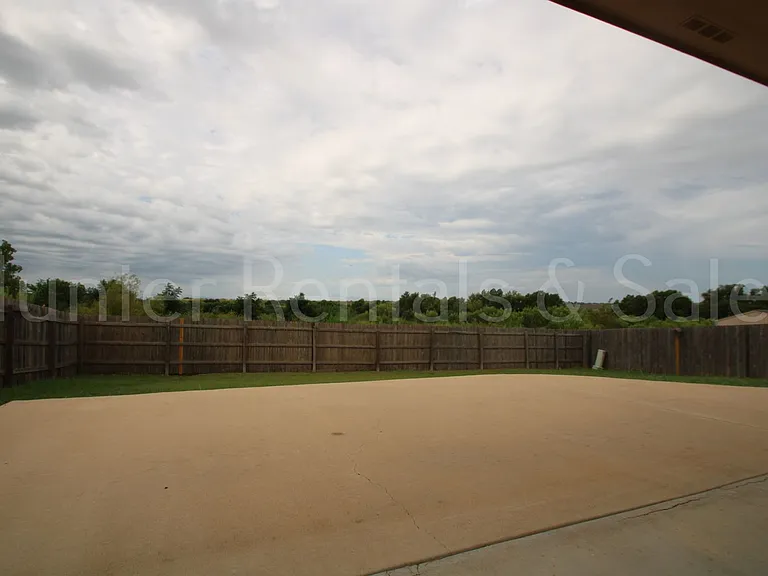 2704 Uvero Alto Dr — Photo 25