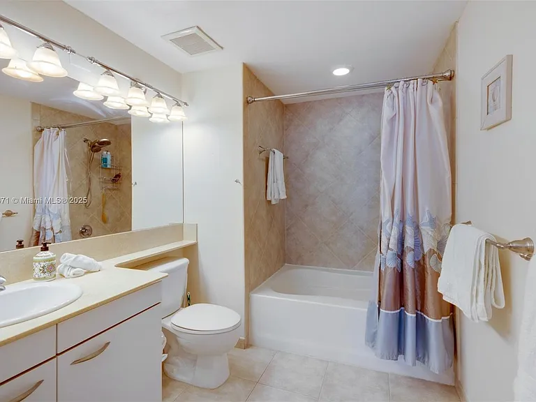 2080 S Ocean Dr #9 — Photo 17