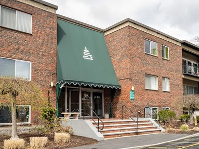 1202 Greendale Ave APT 108, Needham, MA, 02492