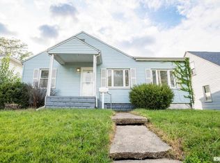 1111 S 14th St, Pekin, IL 61554