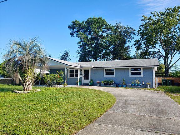2nd image of 10981 Luana Dr N