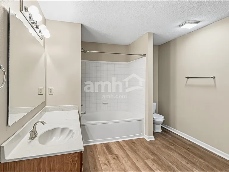 2324 Shadowbrook Dr — Photo 12