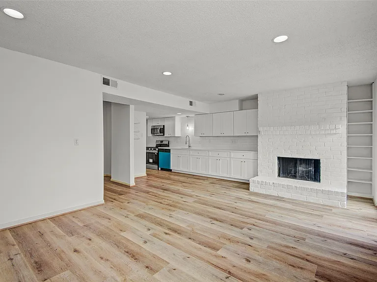 1334 Country Place Dr — Photo 16