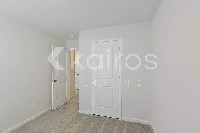 2215 Banyon Cir — Photo 15