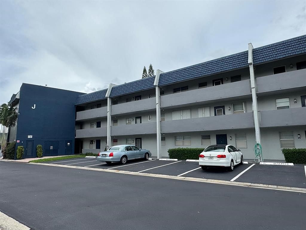 7797 Golf Circle Dr #304