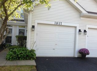 1827 Moore Ct #19-182, Saint Charles, IL 60174