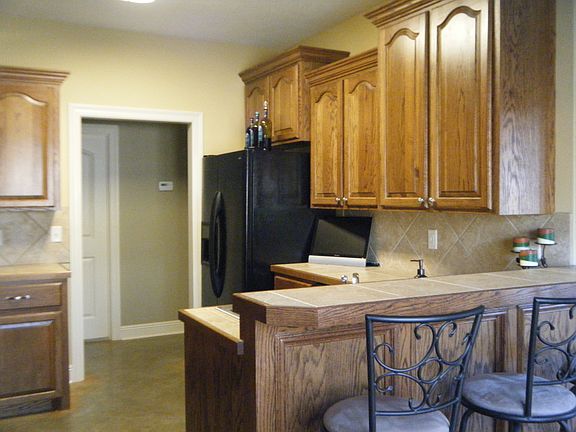 3rd image of 934 Live Oak St