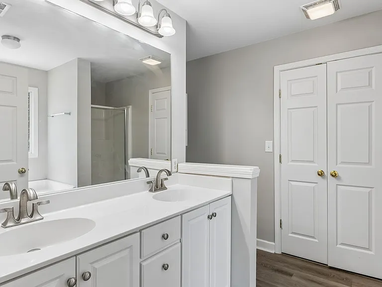 2601 Danbury Cir — Photo 20