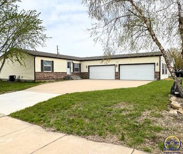 300 SE 44th Pkwy, Topeka, KS, 66609