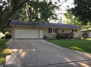 327 Howard St, Sumner, IA 50674