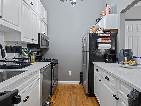 5th image of 100 Garden St APT 1B