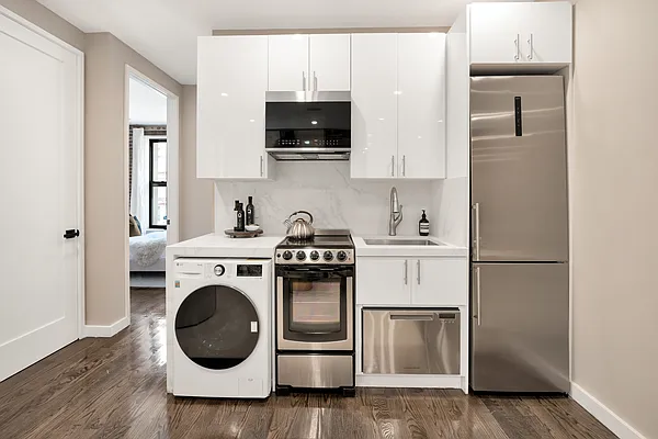 Rented by Douglas Elliman | media 19