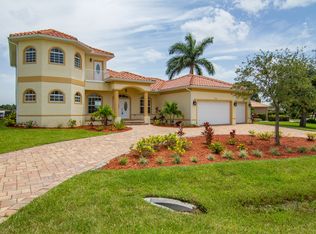 2126 Club House Rd, North Fort Myers, FL 33917