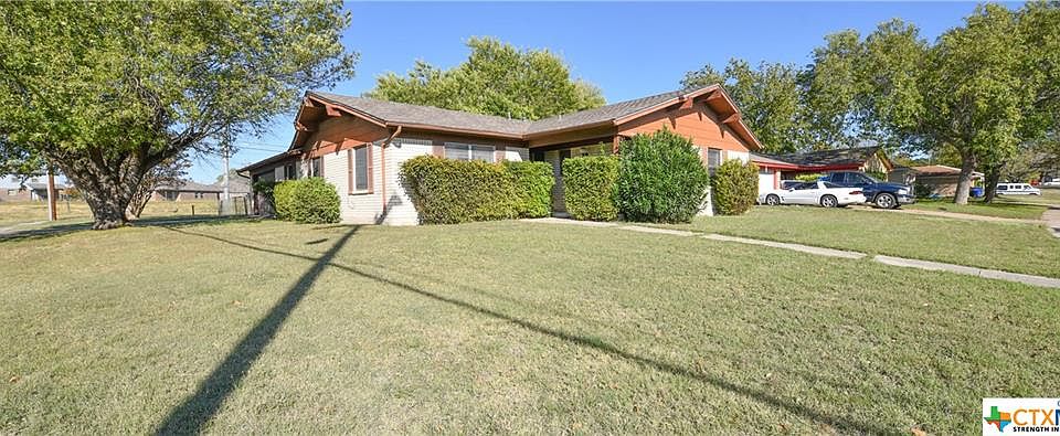 1st image of 901 Willowbrook St