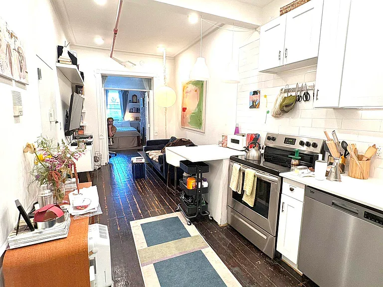 195 Calyer St #3L — Photo 3
