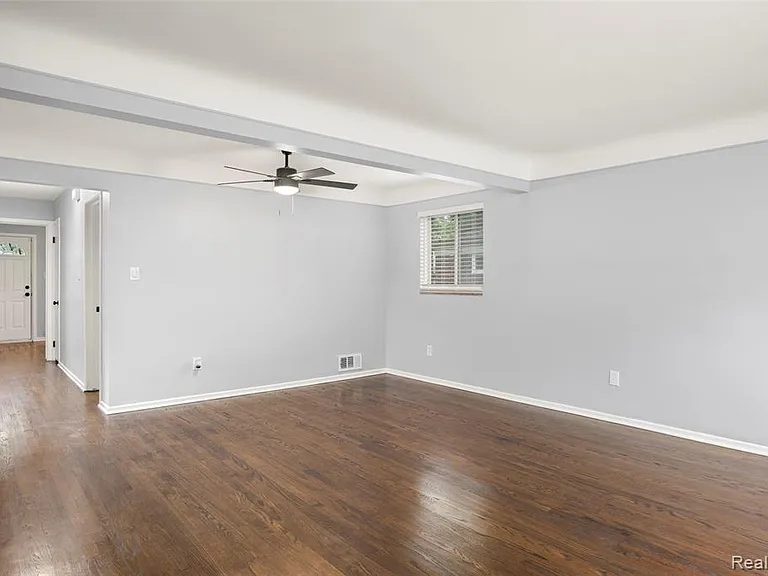 24270 Scotia Rd — Photo 6