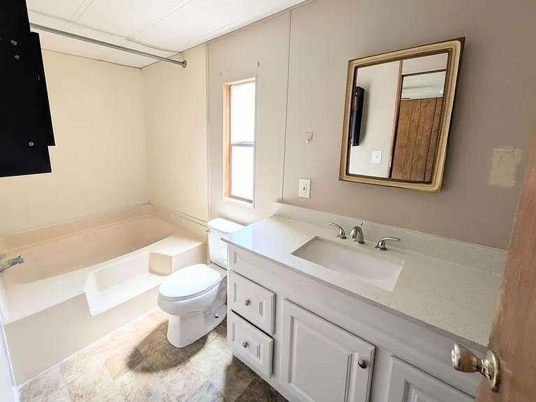 16240 San Pedro Ave — Photo 21