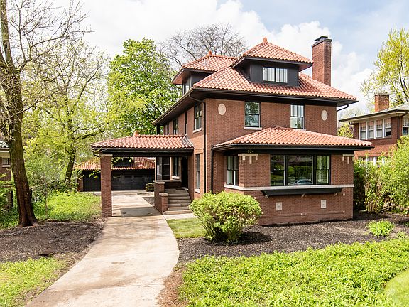 3rd image of 824 Bonnie Brae Pl