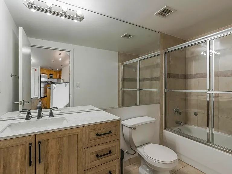 700 1st St #8F — Photo 17