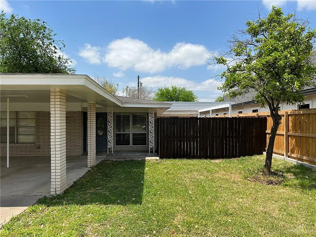 4 bed, 3.0 bath, 2092 sqft, $1,900 — Photo 4