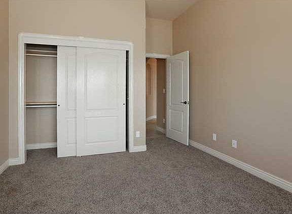 4th image of 12748 Midland Ct