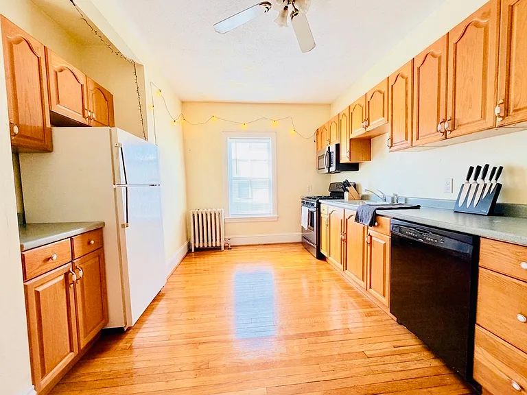 3 Foster St #2L — Photo 9