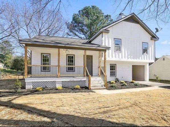 1382 Bennett Rd, Grayson, GA 30017