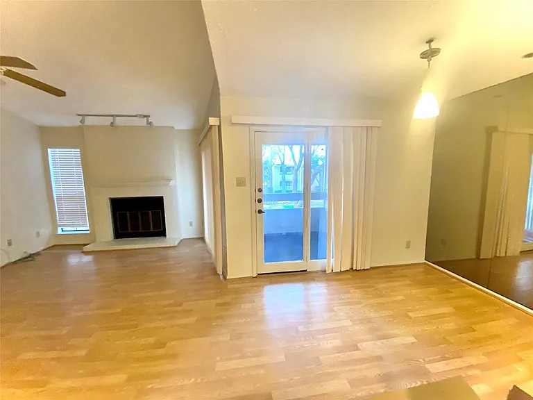 1908 Chasewood Cir #207 — Photo 9