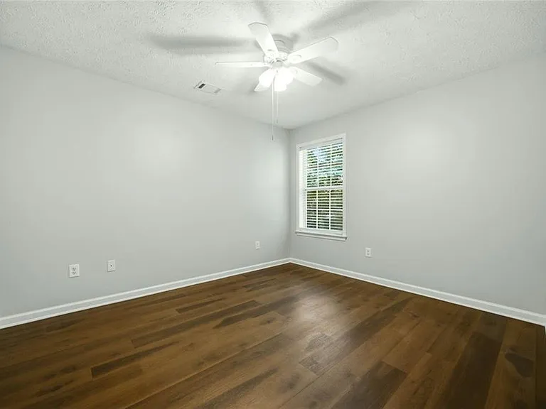 572 Staghorn Ln — Photo 14