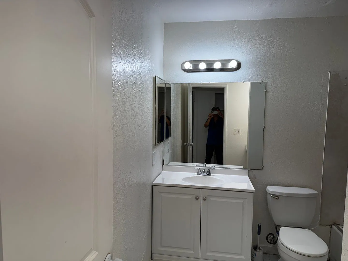 Charming 3BR Home in Stockton — Photo 4