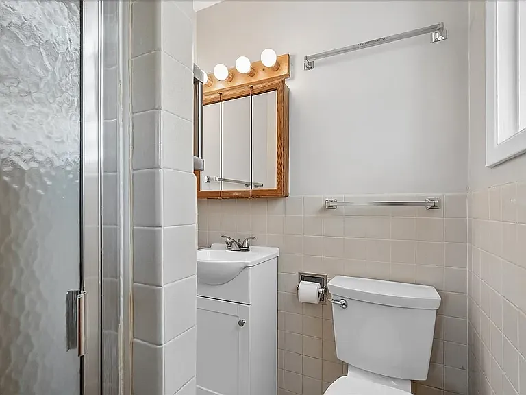 5832 Capulina Ave — Photo 17