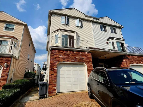 81 Blythe Place, Staten Island, NY 10306