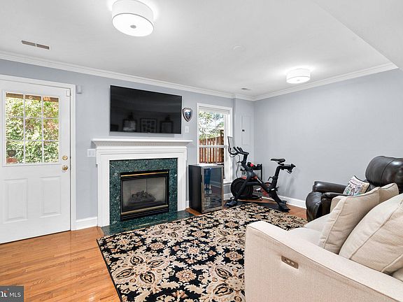 5th image of 124 Ingle Pl