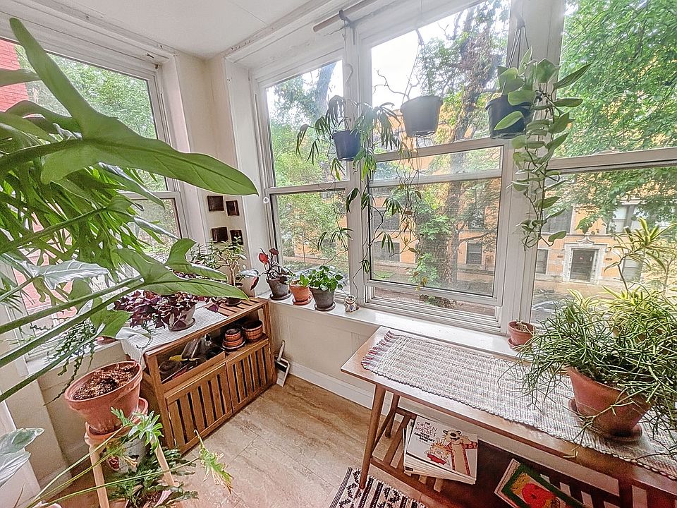 1st image of 1306 W Rosemont Ave #2