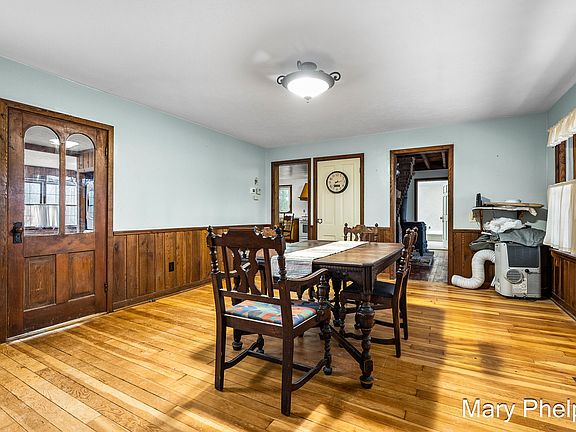 3rd image of 238 41st St