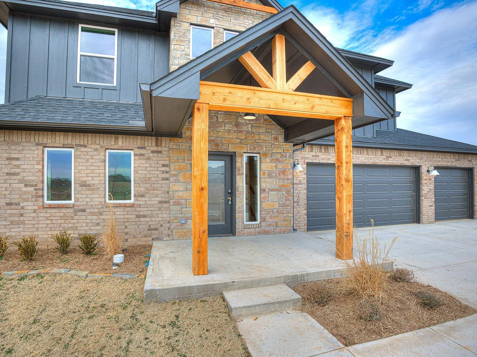 4 bed, 2805 sqft, $3,150 — Photo 4