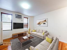 21 E 2nd St