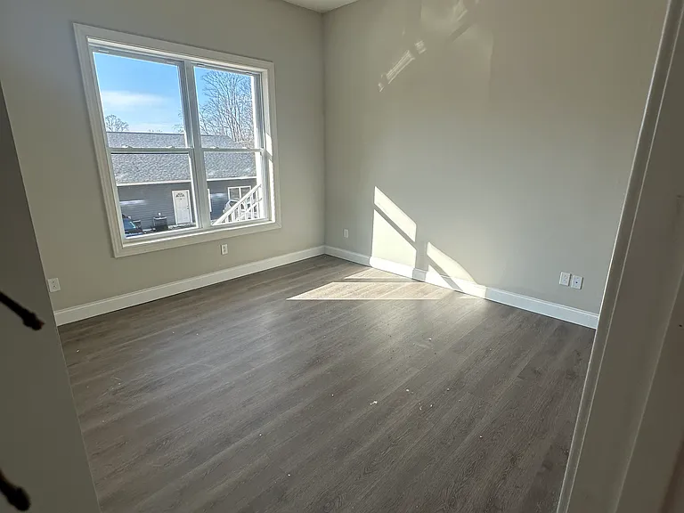 567 Dupont Rd #303 — Photo 9