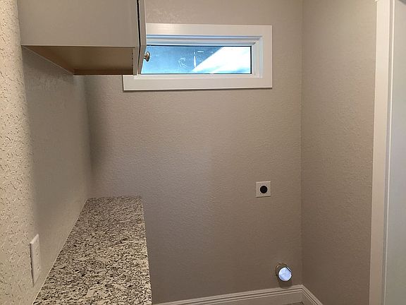 4th image of 1945 31st Ave