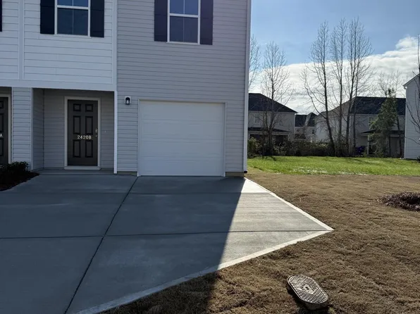 2420 B Brookville Drive, Greenville, NC 27834