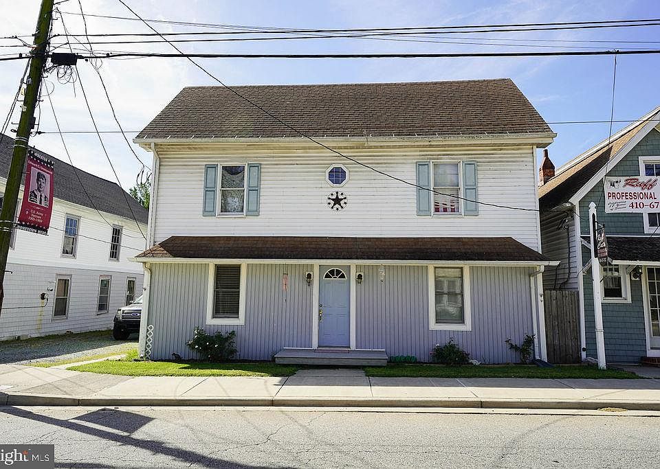 1st image of 212 Main St