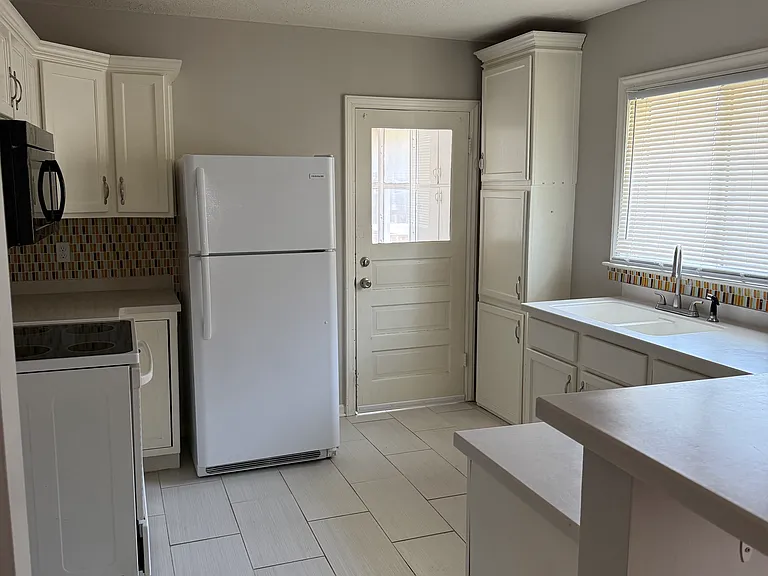 2109 Clay St — Photo 11