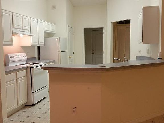 4th image of 1841 Hudson Ct