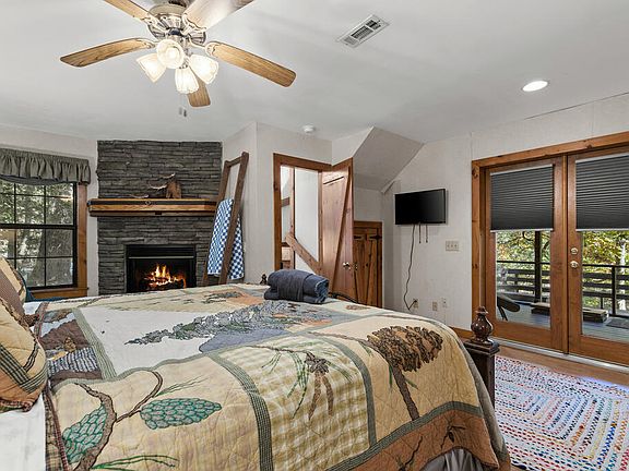 4th image of 309 Holly Cir