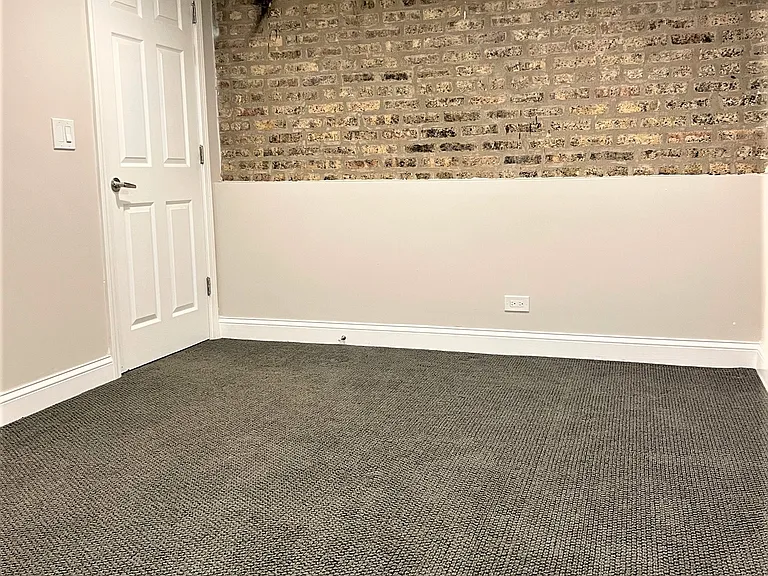 1636 W Roscoe St #G — Photo 15