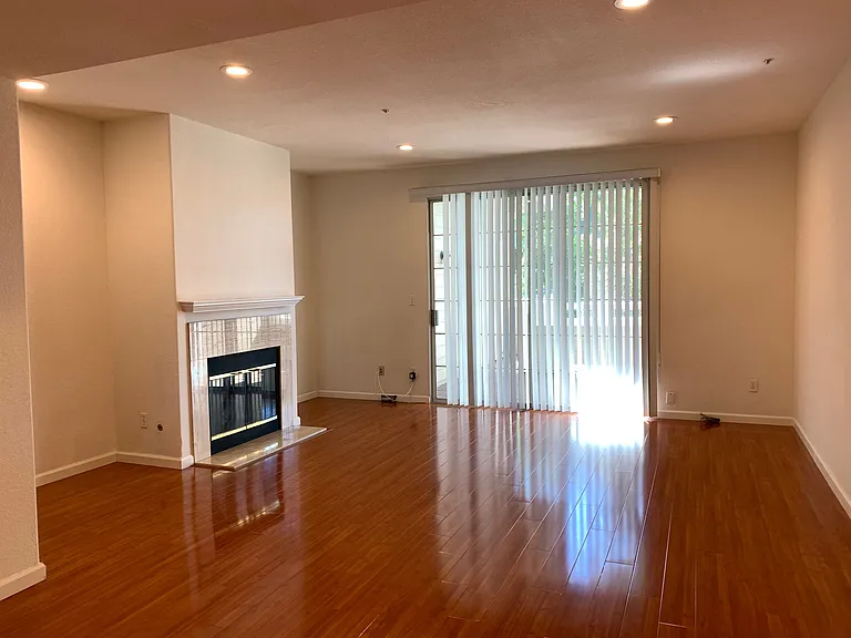 326 Treasure Island Dr — Photo 4