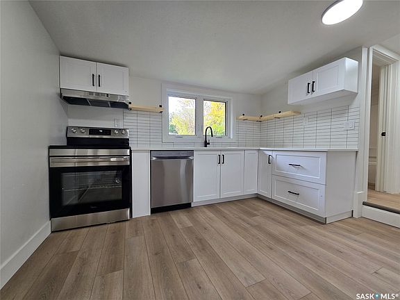 3rd image of 330 3RD Avenue SE