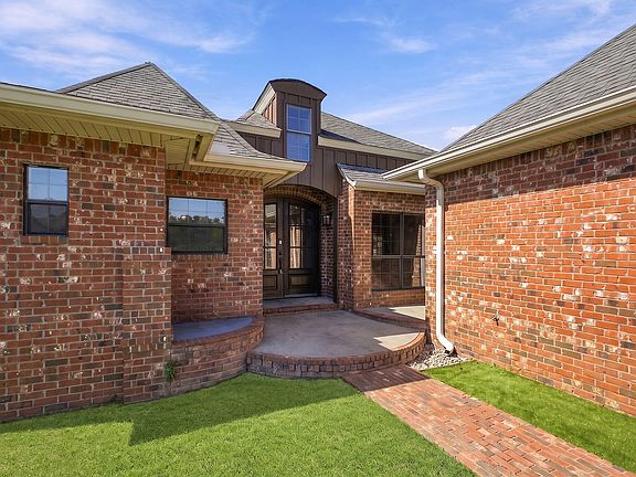 2nd image of 6 Chastain Ln