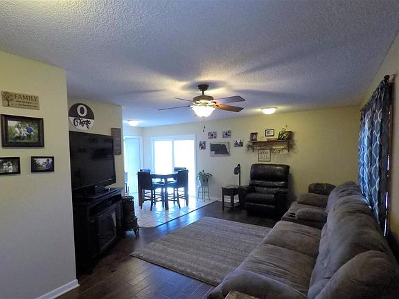 4th image of 601 S Bryan Ave